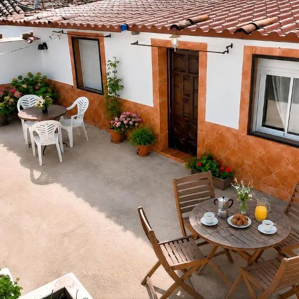 Casa de la Abuela - Encanto rural para grupos，位于Campofrío的酒店