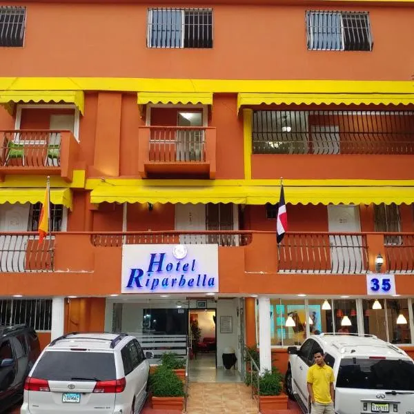 里帕尔贝拉酒店，位于Hainamosa的酒店