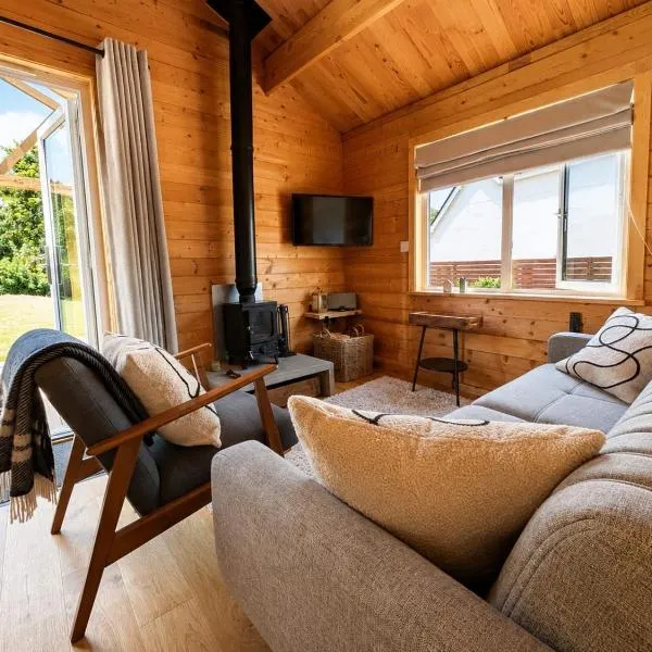 The Cabin log fire cosy home，位于福克斯通的酒店
