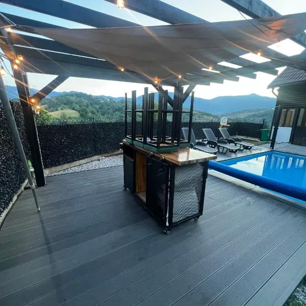 The Alpine Poolhouse,位于Trnovo的酒店