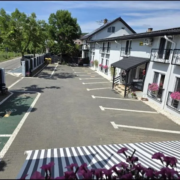 Pensiunea Vila Chesa，位于Corunca的酒店