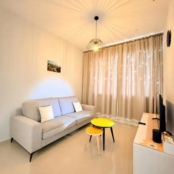 Iconic Regency Service Residences - Bee's Home，位于峇六拜的酒店