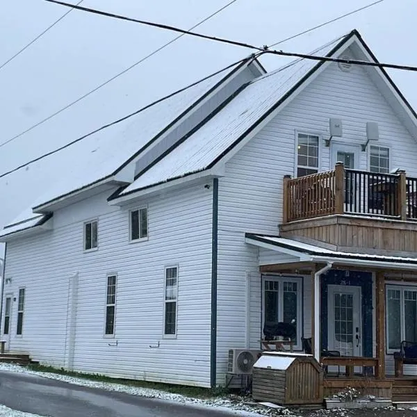 Fin's Studio, Fundy Park，位于阿尔马的酒店