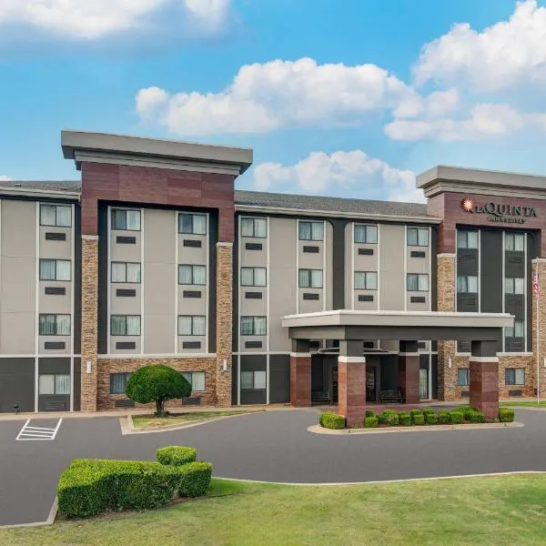 La Quinta by Wyndham Midwest City - Tinker AFB，位于米德韦斯特城的酒店