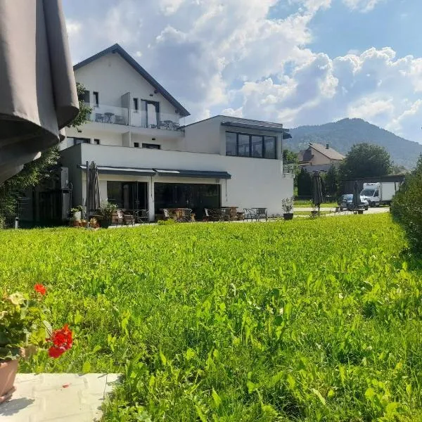 Pensiunea Cascada，位于博尔沙的酒店