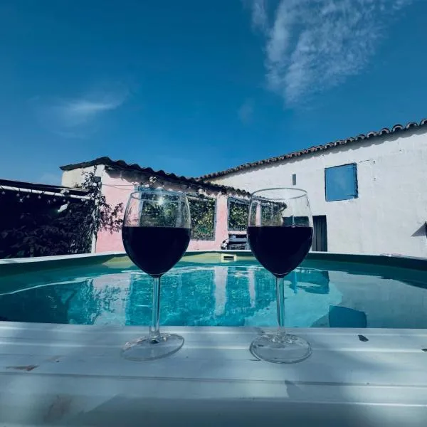 Casa Rural Al Sol de las Ruinas con piscina privada junto al pueblo viejo de Belchite，位于贝尔奇特的酒店