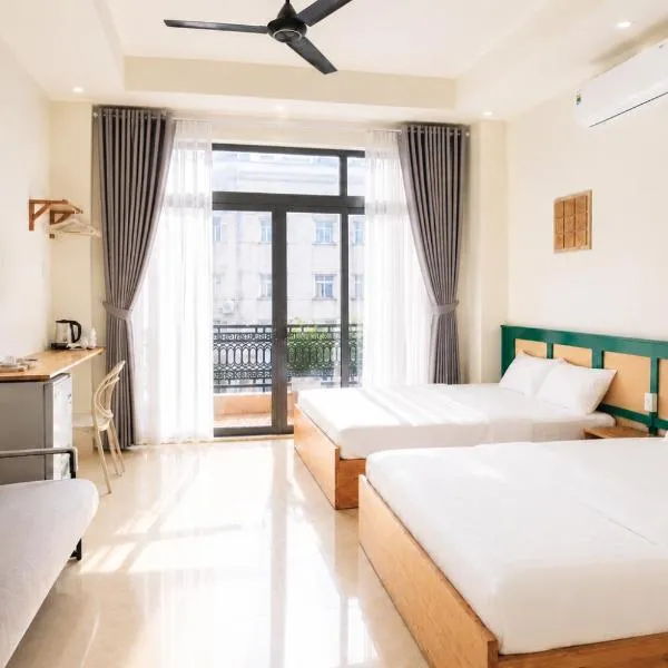 De Rivé Homestay 2 - Bến Ninh Kiều，位于芹苴的酒店