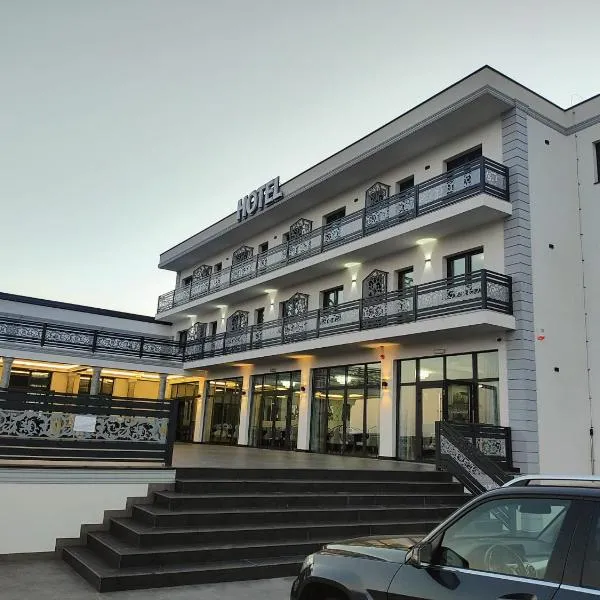 Airport Hotel,位于Tautii Magheraus的酒店