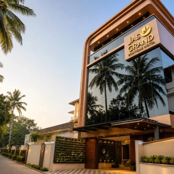 Jas Grand Inn，位于科钦的酒店