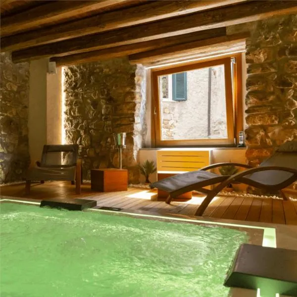 PORTA SOPRANA luxury guest House & spa，位于Sclafani的酒店