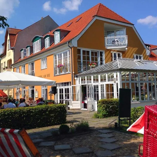 Altes Kasino Hotel am See，位于诺伊鲁平的酒店