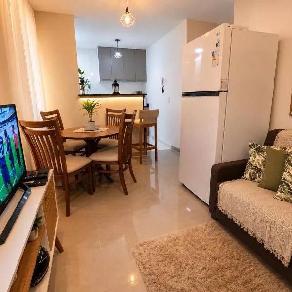 Apartamento Confortável em Campo Largo, Perto de Hospitais, BRs e Outlet City com Lava e Seca，位于坎普拉古的酒店