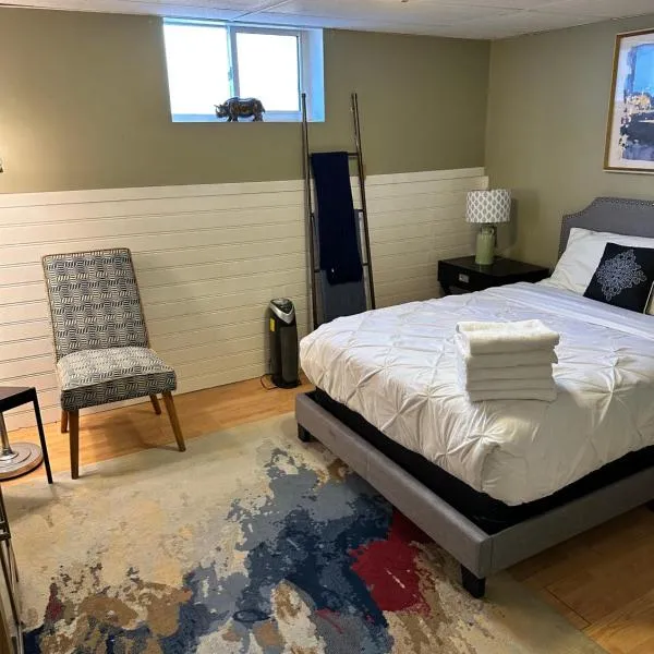 1 Bedroom Basement Apartment Owen Sound，位于欧文桑德的酒店