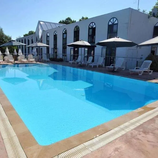 Agape Hotel Niort- Bessines，位于Bessines的酒店