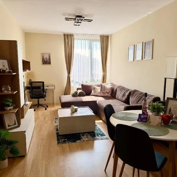 Pirin Heaven Cozy Mountain Home- Spa & Pool-Bansko，位于拉兹洛格的酒店
