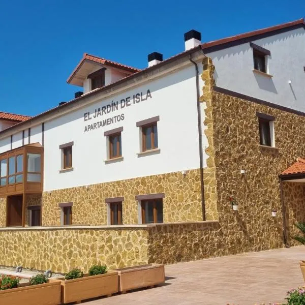 Apartamentos El Jardín de Isla Autocheck-In，位于伊斯拉的酒店