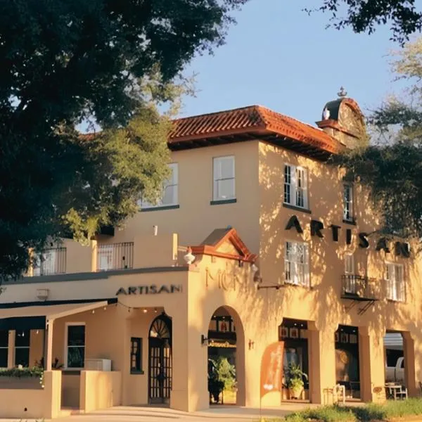 Artisan Downtown，位于德兰的酒店