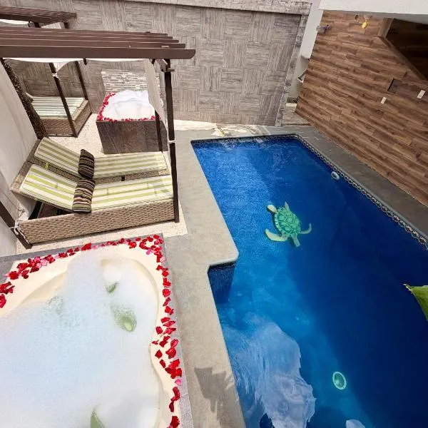 Lujoso y Amplio Loft con alberca climatizada! Amplia y elegante cama para alberca, Cuernavaca somos los únicos en ofrecerte 2 jacuzzis premium con agua caliente y sistema de hidromasaje tipo Spa, terraza panorámica con asador de carbon y mas amenidades!，位于库埃纳瓦卡的酒店