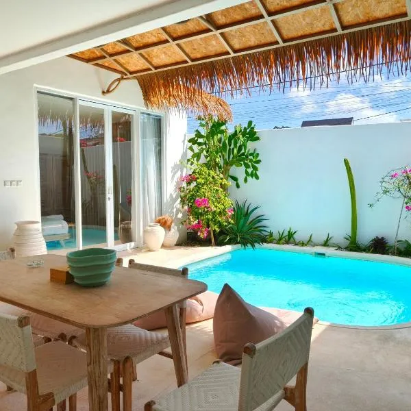 Villa Chioni Uluwatu by LODGELINK BALI，位于乌鲁瓦图的酒店