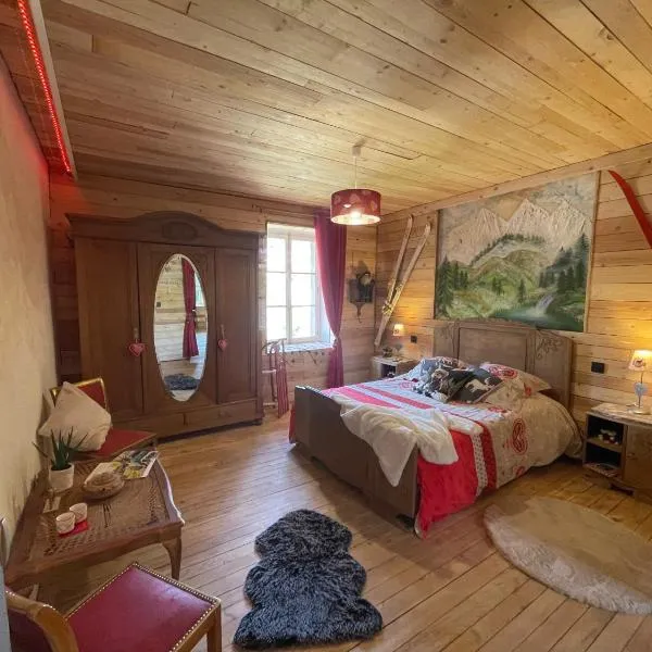 Chambre montagne avec Etang Domaine L'Insolite KOSI，位于Cirey-sur-Vezouze的酒店