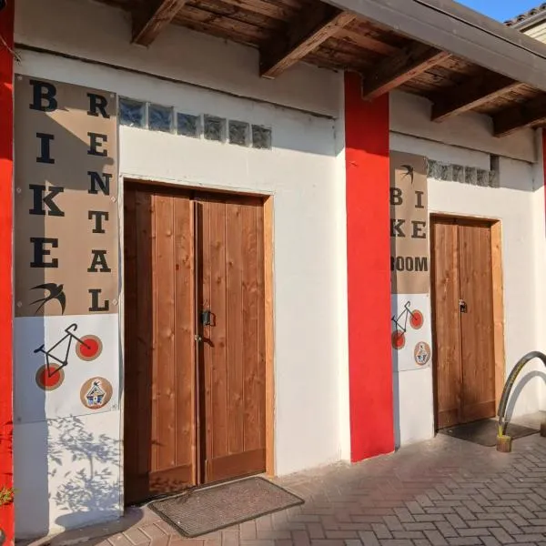 CASA APPARTAMENTO VACANZE La fermata delle rondini，位于Castello di Annone的酒店
