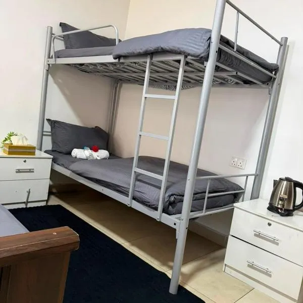 MBZ - Boutique Bed Space,位于Muşaffaḩ的酒店