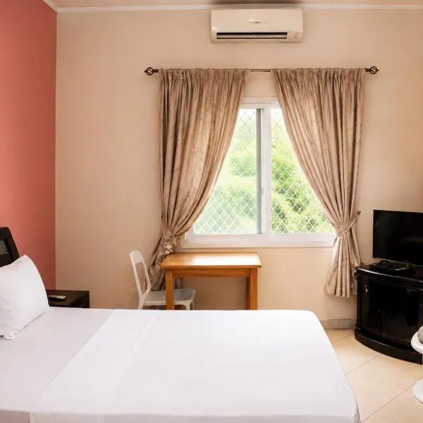 Chambre à louer，位于莫罗尼的酒店