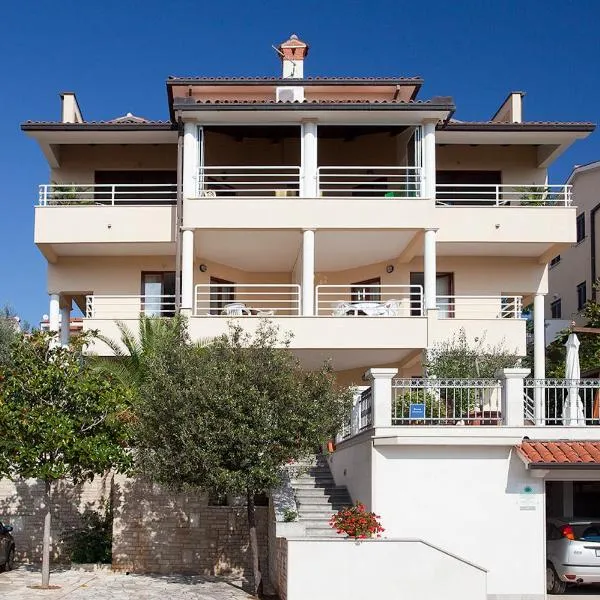Apartments Agava Romantic，位于拉巴克的酒店