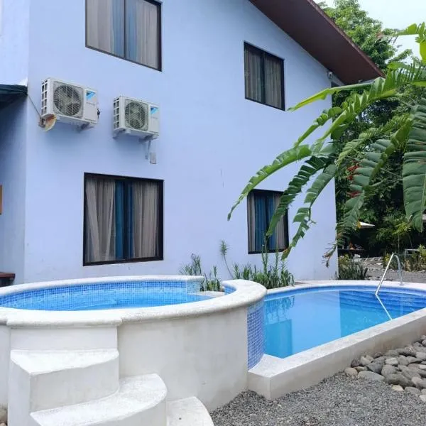 TULIN AZUL -Habitación privada con piscina y aire acondicionado, cerca de Jaco-，位于雅科的酒店