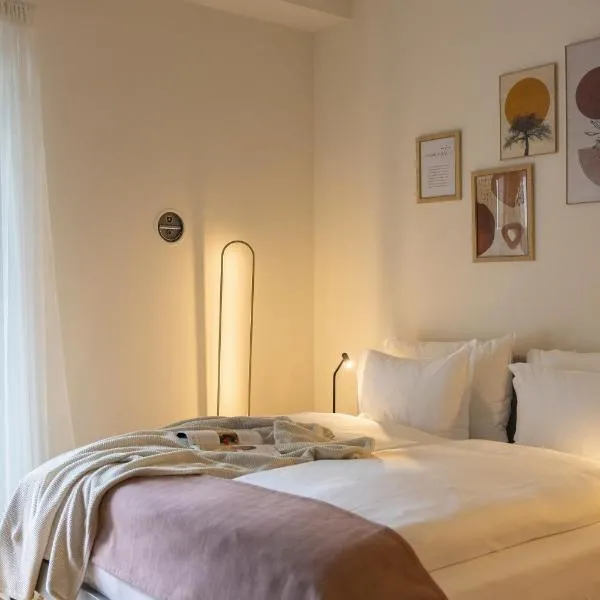 LA VILLA - Hotel REMORINO，位于洛迦诺的酒店