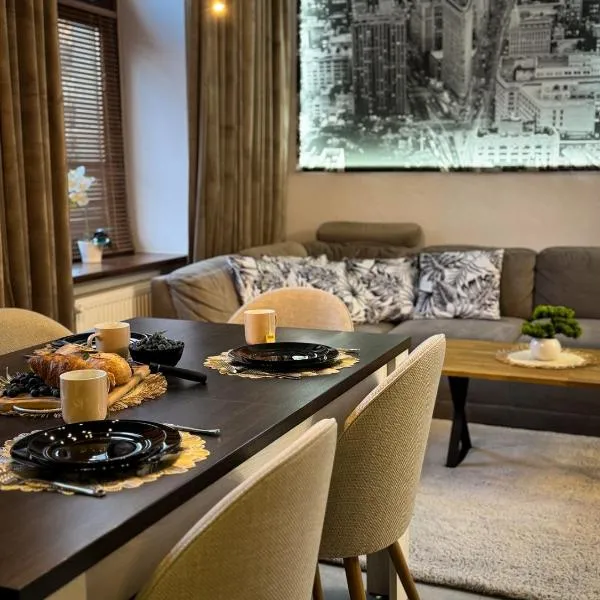 Apartamenty City Break 1 & 2 Promenada, przy jeziorze，位于奥斯特罗达的酒店