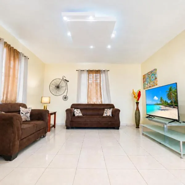 Colinas del Atlantico Vacational House 2nd Floor,位于伊莎贝拉的酒店