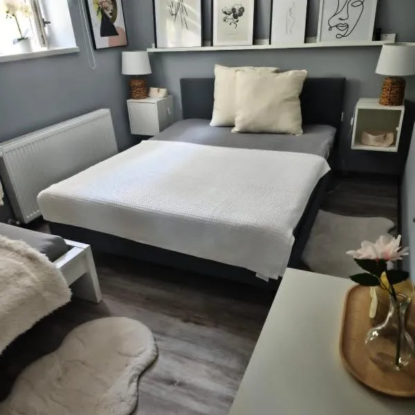 Home Apartman，位于Nagyesztergár的酒店