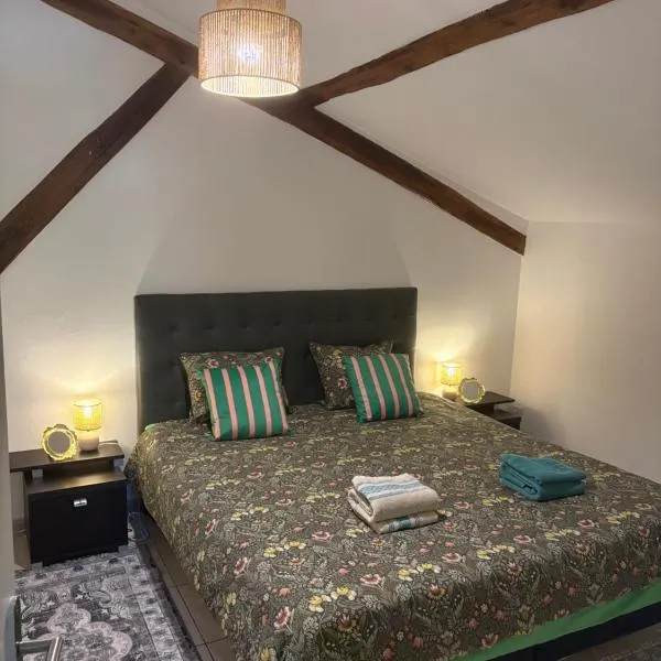 La maison de Reina，位于内尔河畔欧比尼的酒店