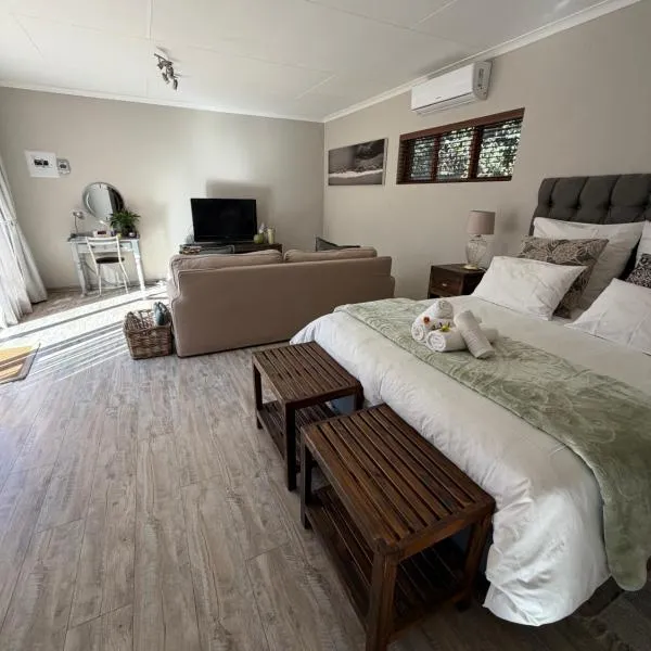 Olive Branch Cottage off grid，位于伯诺尼的酒店