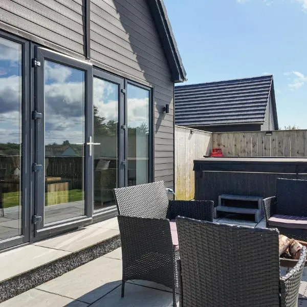 Fir Tree Lodge - Luxurious Lodge with Hot Tub on the NC500 - Thrumster Lodges，位于威克的酒店