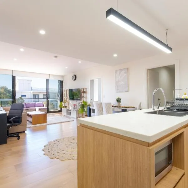 Rouse Hills TownCentre luxury accommodation，位于Kellyville的酒店