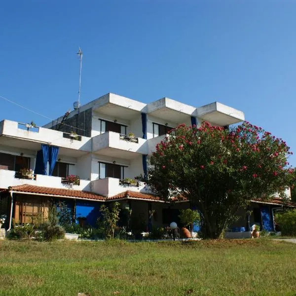 Villa Iris Studios，位于奥马斯帕纳吉亚斯的酒店