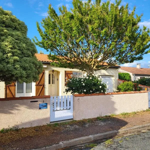 Maison familiale à Fouras-Plage & centre à pied,位于富拉的酒店