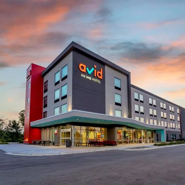 avid hotels Milwaukee West - Waukesha by IHG，位于Pewaukee的酒店
