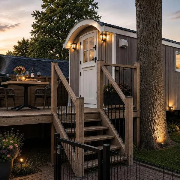HouseOnWheels Luxe Tiny House Comfort & Natuur，位于马尔克洛的酒店