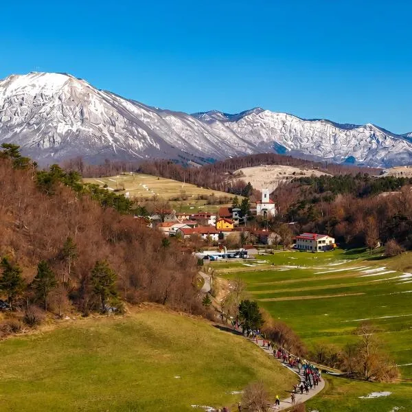 GUESTHOUSE Idila pod Nanosom，位于Senožeče的酒店