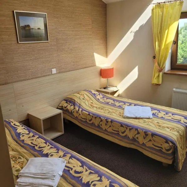 RV kavinė motelis，位于Salaperaugis的酒店