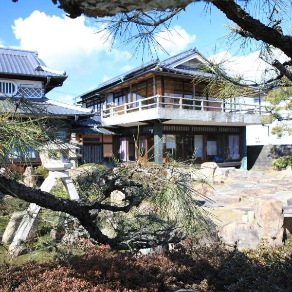 冈山蔺草旅舍，位于早岛町的酒店