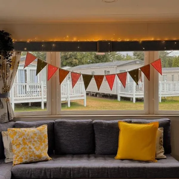 Sea and Sky caravan home, 3BR, sleeps 6, Central location, close to main facilities，位于塞顿港的酒店