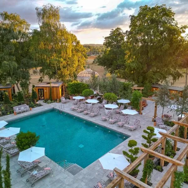 Bishopstrow Hotel and Spa - Small Luxury Hotels of the World，位于沃明斯特的酒店