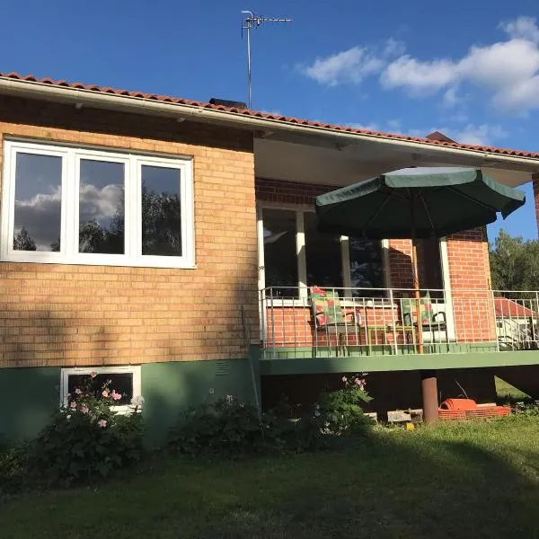 Cozy Smalandcottage Alsterfors 23 - towels, bed linen and toiletries provided -,位于Alsterfors的酒店