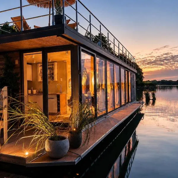 Bohéa Spa Hausboot mit Sauna und Kamin,位于施维洛赫塞的酒店