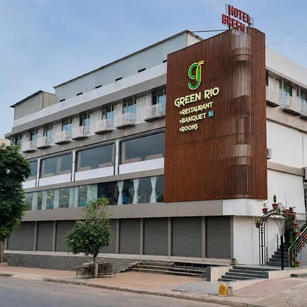 hotel green rio，位于艾哈迈达巴德的酒店