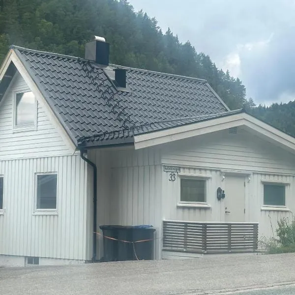 Gullvikvegen 33，位于纳姆索斯的酒店